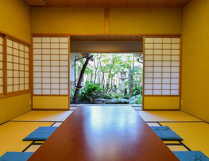 日本庭園のある風情溢れる和の空間でお寛ぎください。